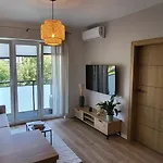 Nowy Wesola Apartment